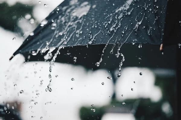 Public Safety Alert: Severe Weather Warnings Issued for Southern Ghana Amid Fatal Road Accidents