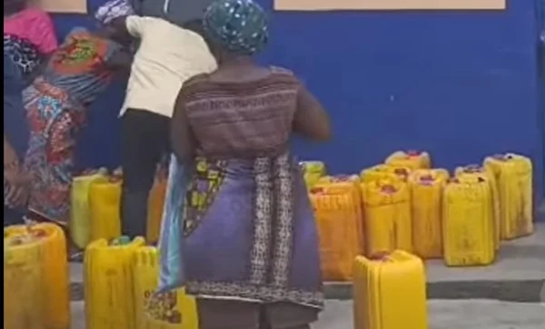 FDA and Police Arrest Seven in Koforidua for Selling Toxic Sudan IV-Laced Palm Oil