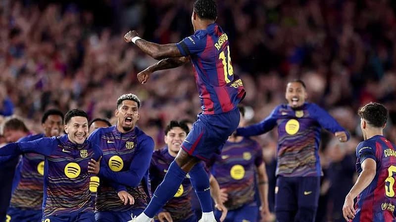 Marcus Rashford celebrates scoring the opening goal