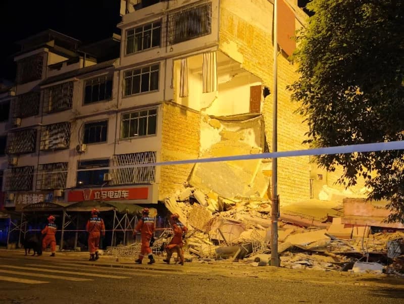 Fatal Magnitude 5.2 Earthquake Strikes Southwest China's Guangxi Region, Thousands Evacuated