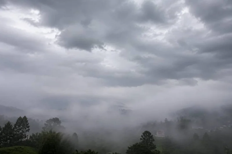 Severe Floods Paralyse Central Region as GMet Issues Urgent Thunderstorm Warnings for Southern Ghana