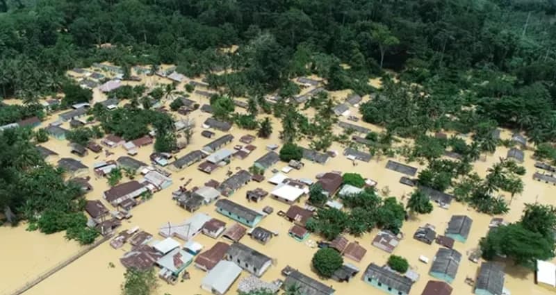 Wassa Amenfi West: Over 24 Buildings Collapse as Floods Ravage Samreboi and Asankragwa