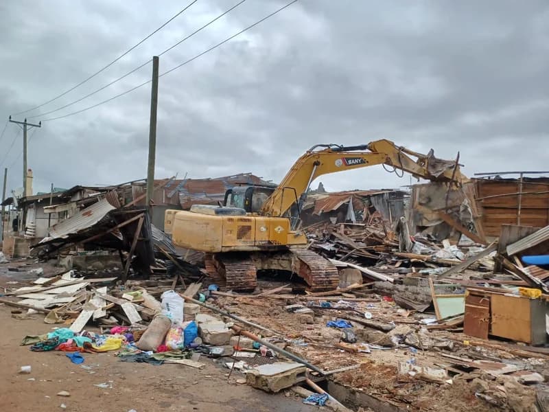 Asokore-Mampong Municipal Assembly Demolishes Sabon Zongo Slum to Curb Insecurity in Asawase