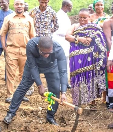 Richard Gyan-Mensah, Deputy Minister of Energy, cutting the sod to start the project. Picture CALEB VANDERPUYE