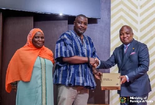 Samuel Okudzeto Ablakwa (right), Minister of Foreign Affairs, handing over the equipment to Nana Asare Bediako, Executive Secretary of the Ghana Refugee Board