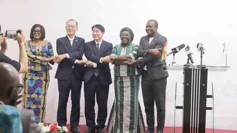 Abla Dzifa Gomashie (2nd from right), Minister of Tourism, Culture and Creative Arts; Prof. Osman Damba Tahidu (right), Secretary-General, Ghana Commission for UNESCO; Dr Hyunik Hong’ (3rd from right), Secretary-General, Korean National Commission for UNESCO; Park Kyongsig (2nd from left), South Korean Ambassador to Ghana, and a representative of Haruna Iddrisu, Minister of Education, launching the the Korea-Ghana Heritage Project.Picture: EDNA SALVO KOTEY