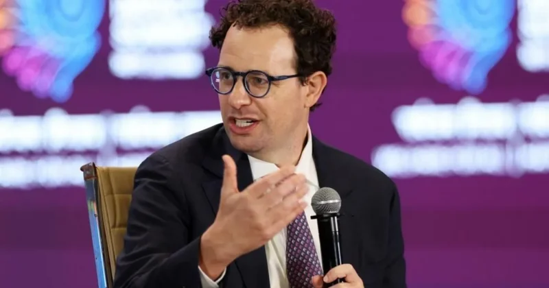 AI Industry Leaders Sam Altman and Dario Amodei Call for Caution Amid Growing Fears of Existential Risks