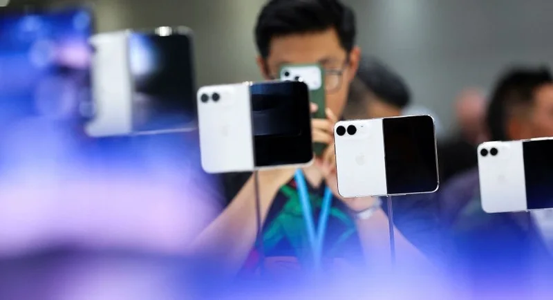 Apple Debuts First Foldable 'iPhone Duo' and iPhone 18 Pro Series Amid Debate Over Innovation