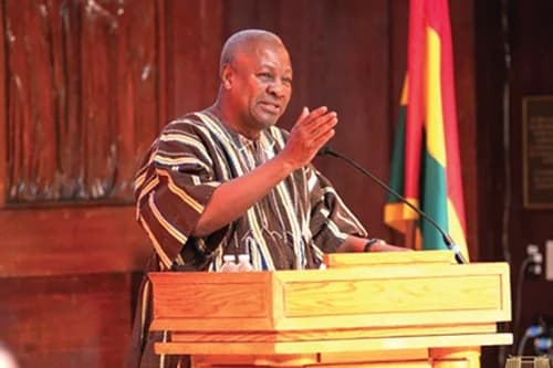 President John Dramani Mahama addressing the Ghanaian community during the town hall meeting in New York