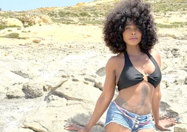 Stephanie Benson urges women to choose exercise over cosmetic surgery