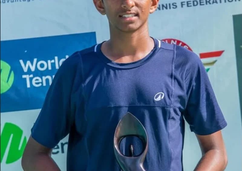 Dev Vipul Patel wins Boys' Singles title at J100 Accra