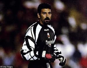 Carlos Roa rejects Manchester United move due to religious beliefs