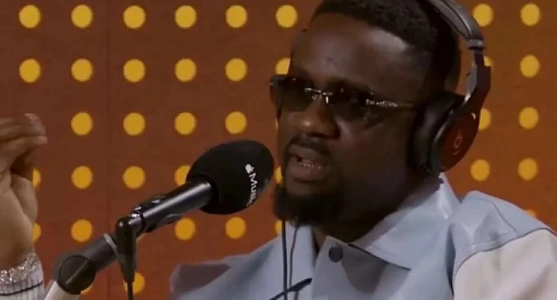 Sarkodie defends sharing one-legged man video against Stonebwoy criticism