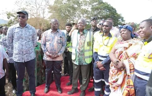 Otumfuo Osei Tutu II (3rd left), the Asantehene, Emmanuel Armah-Kofi Buah (2nd from left), the Minister of Lands and Natural Resources, Mahama Ayariga (left), the Minister of Local Government, Culture and Religious Affairs, and Samuel Pobee (3rd from right), MD of AngloGold Ashanti, inspecting the polluted Jimi Dam (inset)