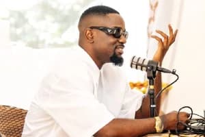 Sarkodie describes Stonebwoy as an acquaintance rather than a friend
