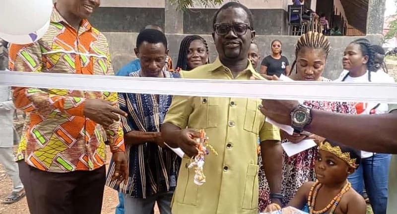 Eric Gyamfi Odoom commissions two kindergarten blocks in Agona West