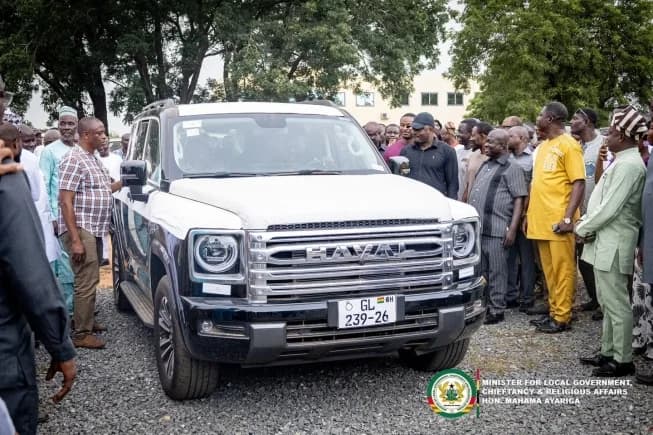 The Haval H9 Sports Utility vehicles presented to MMDCEs. INSET: Mahama Ayariga, Minister of Local Government, Chieftaincy and Religious Affairs
