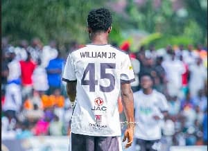 Swedru All Blacks defeat Young Apostles 2-1 at Wenchi Stadium