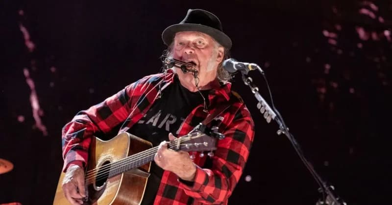 Neil Young files $10m copyright lawsuit against Trump campaign