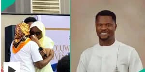 Akanbi Elizabeth honors late Toluwanisings at Ibadan memorial