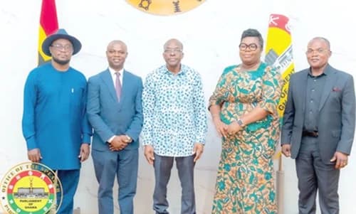 Alban Sumana Kingsford Bagbin (middle), Speaker of Parliament, with members of the Parliamentary Service Audit Committee after their inauguration