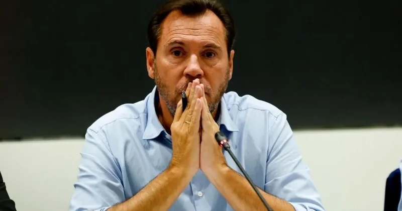 Óscar Puente refuses to resign after 69 die in Spanish rail collision